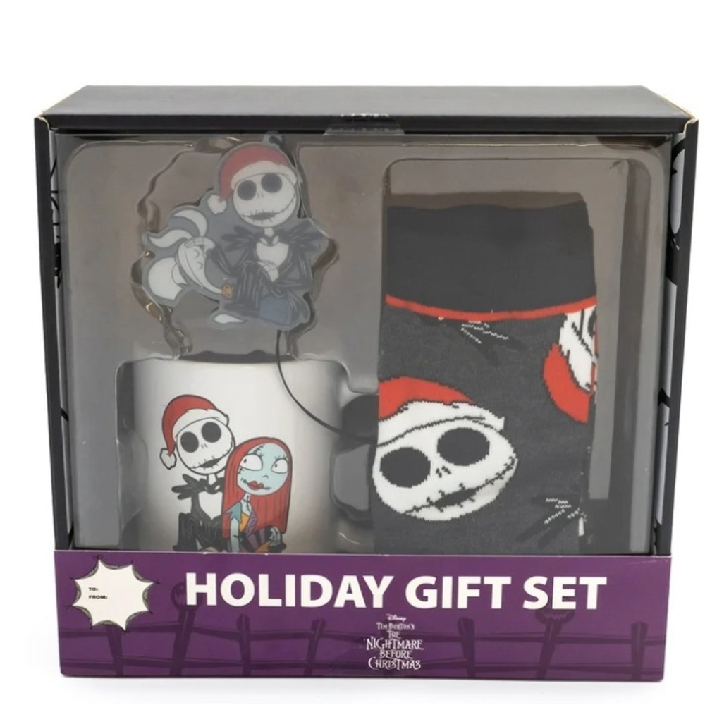 NWOT. HOLIDAY GIFT SET Disney Tim Burtons “The Nightmare Before Christmas.